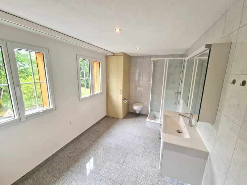well-maintained and beautiful living with plenty of space (5)