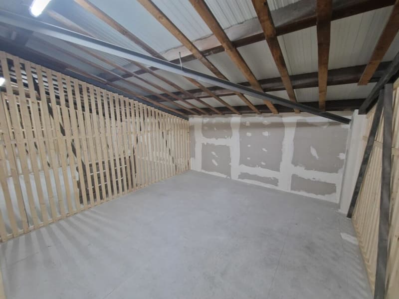 Secure and spacious storage room for rent copy (4)