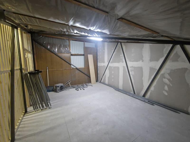 Secure and spacious storage room for rent copy (3)