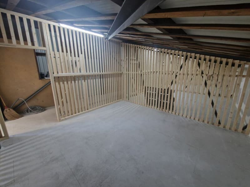 Secure and spacious storage room for rent (4)