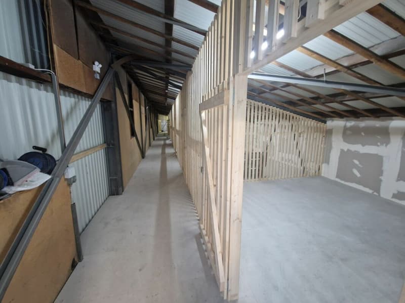 Secure and spacious storage room for rent (1)