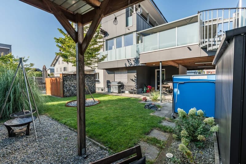 Grosszügiges 8-Zimmer-Einfamilienhaus mit Einliegerwohnung, Garten und grosser Terrasse (10)