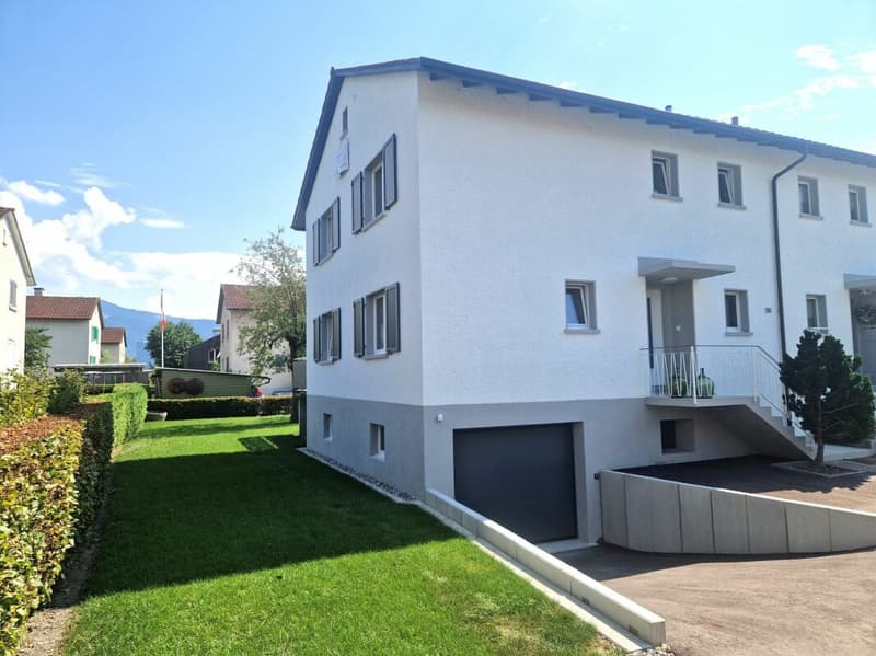 Kernsaniertes Doppeleinfamilienhaus mit Garten & Garage in Widnau (12)