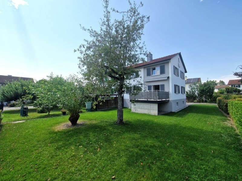 Kernsaniertes Doppeleinfamilienhaus mit Garten & Garage in Widnau (11)