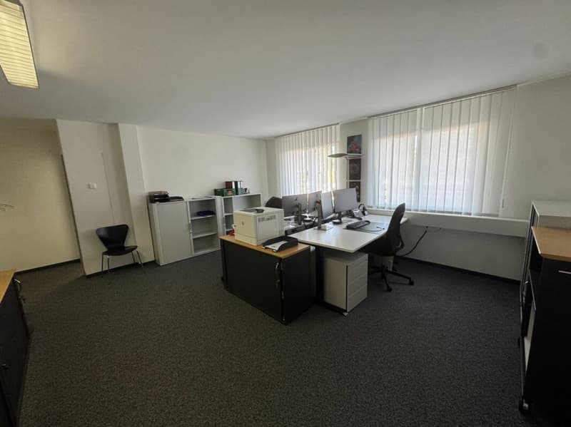 Ampio spazio commerciale per ufficio o studio, 238 m² (6)