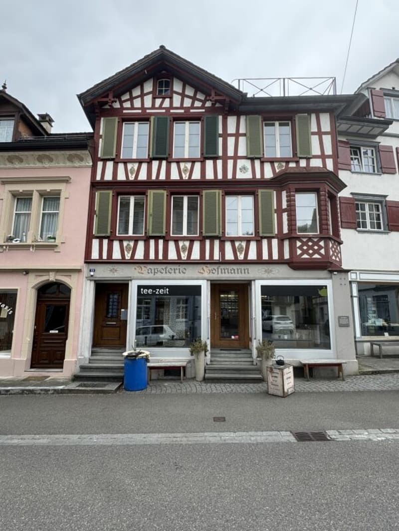Appartement spacieux de vieux bâtiment avec jardin dans la vieille ville de Weinfelden (1)