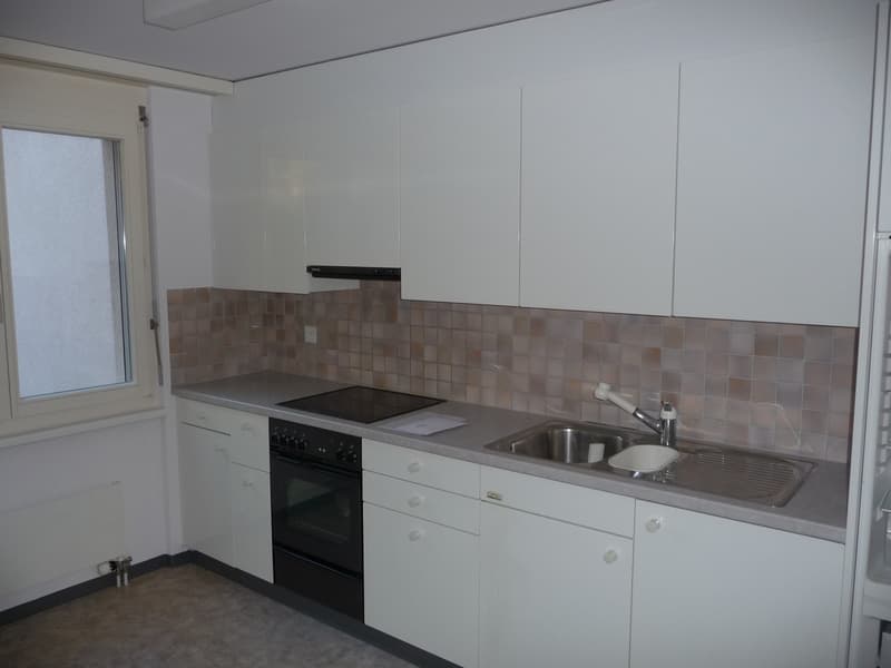 lässige 3.5-Zi. Erdgeschoss-Wohnung mit Balkon (4)