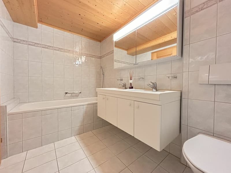 Central semi-detached corner house with a large plot of land for expansion (10)
