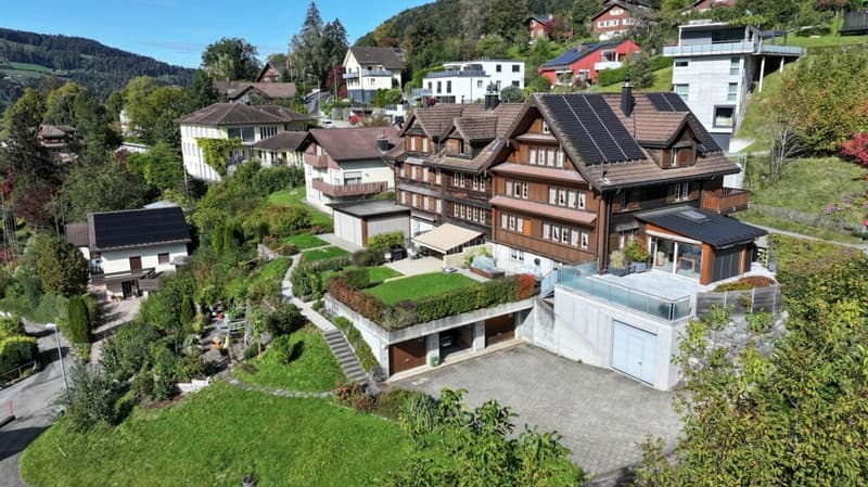 Central semi-detached corner house with a large plot of land for expansion (16)