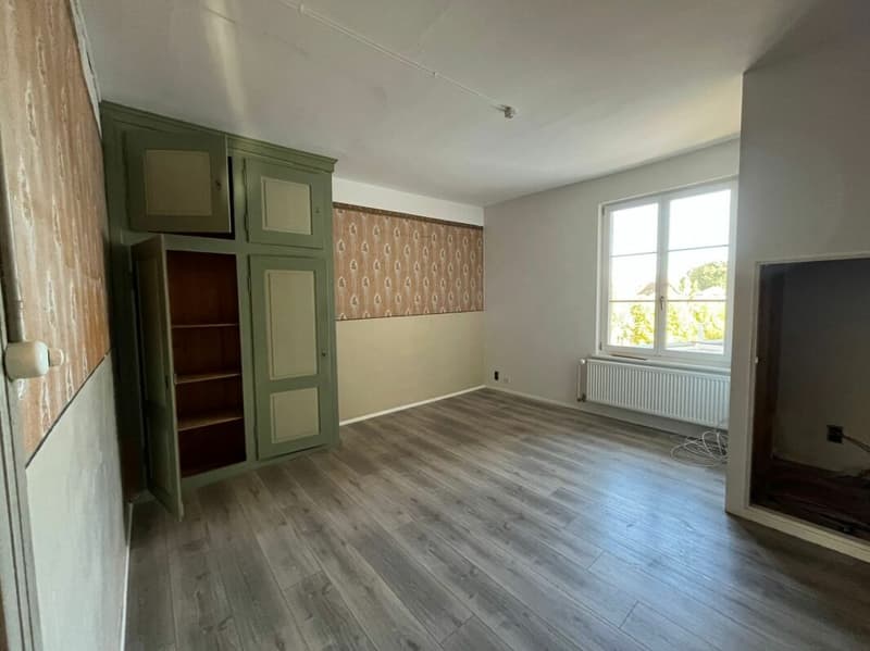 200m² as commercial space or 1-2 apartments (13)