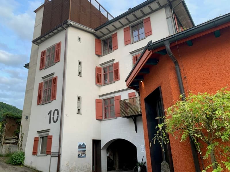 200m² as commercial space or 1-2 apartments (20)