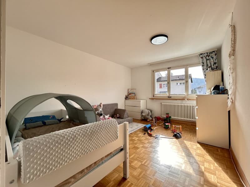 Row house in sunny hillside location with garage (6)