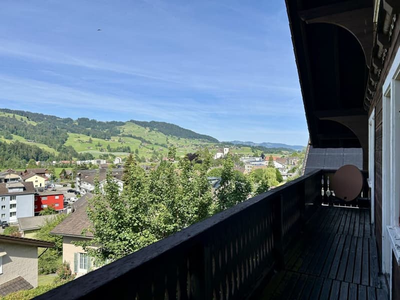 Chalet di legno affascinante con giardino e vista panoramica (17)