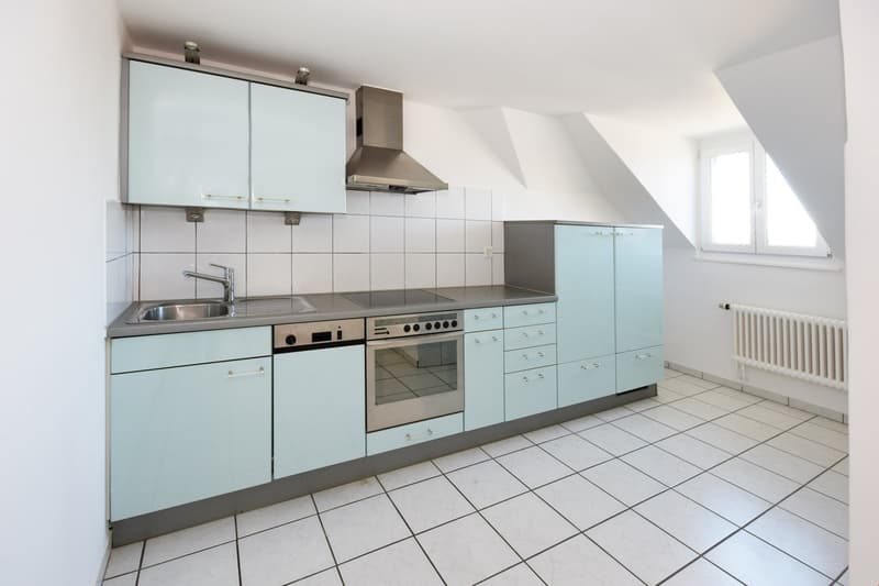heimelige neuwertige 3.5 Zimmer-Dachwohnung 2. OG (9)
