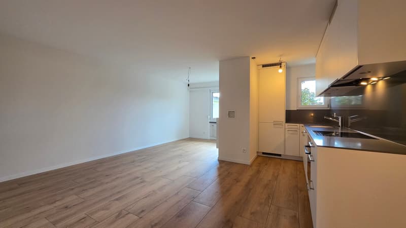 2.0 Zimmer-Wohnung im 1. OG mitte mit Balkon 4m2 (3)