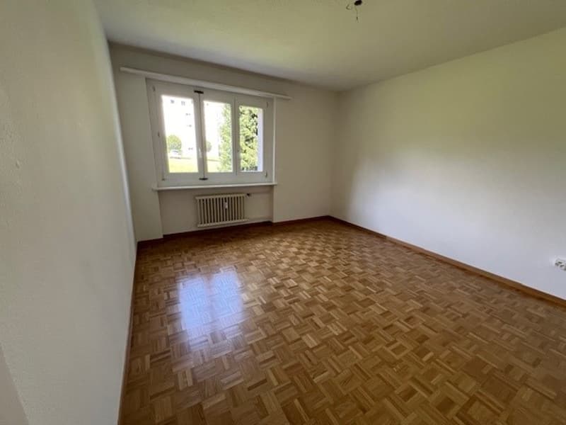 2.5 Zimmer-Wohnung im 1. OG mit Balkon (7)