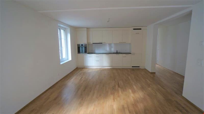 3.5 Zimmer-Wohnung 1. OG West mit Balkon (1)