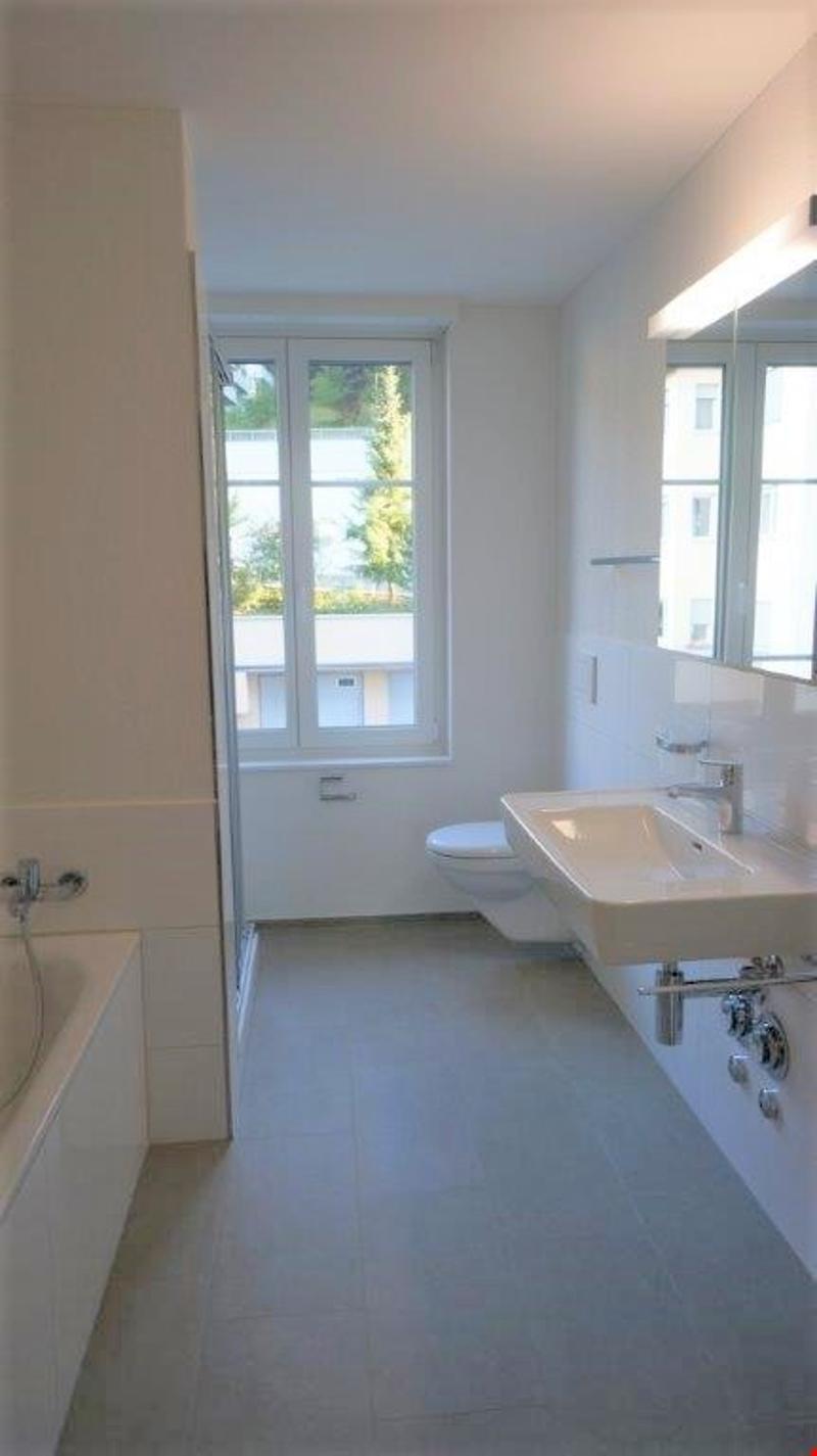 3.5 Zimmer-Wohnung 1. OG West mit Balkon (2)