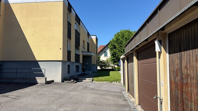 Charming 3.5-room apartment with balcony and fireplace in Widnau (16)