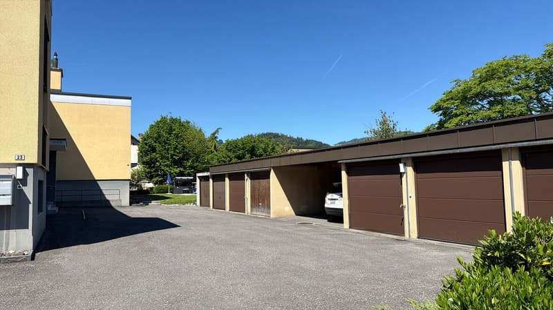 Charming 3.5-room apartment with balcony and fireplace in Widnau (15)