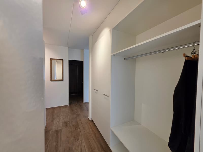 Helle 2.5-Zimmer-Wohnung mit Balkon (10)