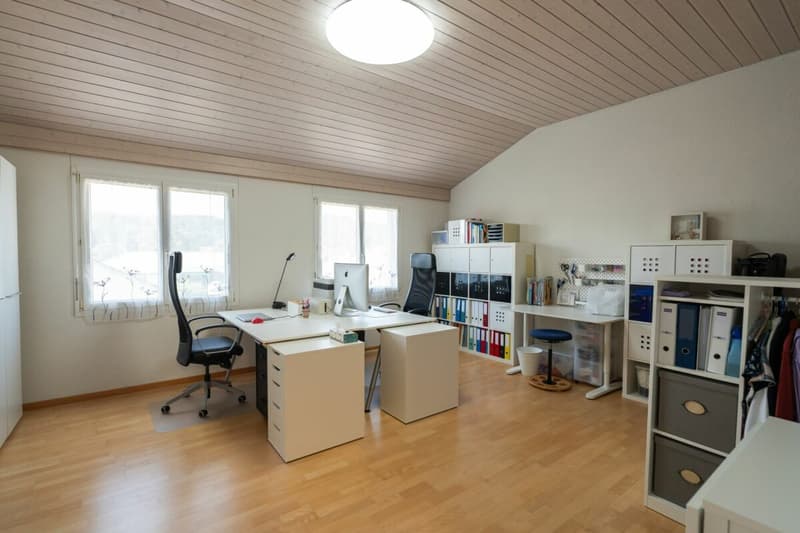 Espace de vie - maison mitoyenne bien entretenue dans un emplacement attractif. (14)