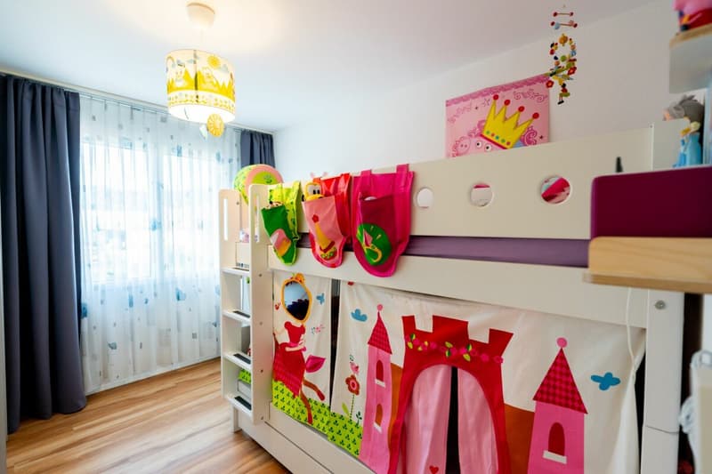 Espace de vie - maison mitoyenne bien entretenue dans un emplacement attractif. (11)