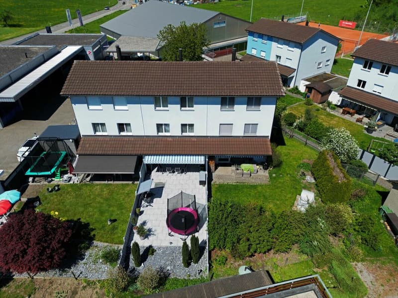 Espace de vie - maison mitoyenne bien entretenue dans un emplacement attractif. (20)
