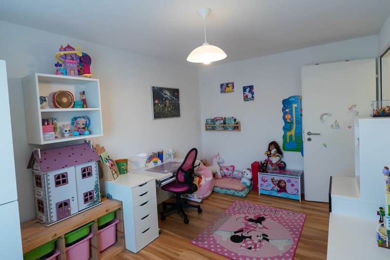Espace de vie - maison mitoyenne bien entretenue dans un emplacement attractif. (13)