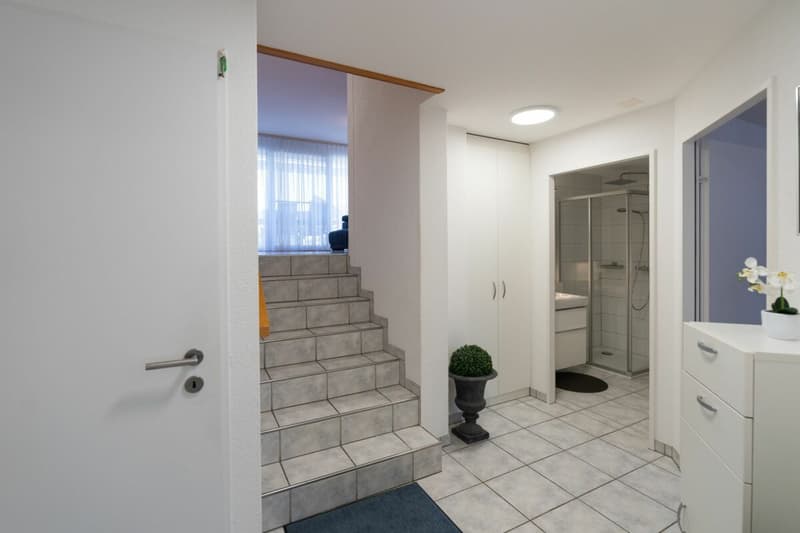 Espace de vie - maison mitoyenne bien entretenue dans un emplacement attractif. (18)