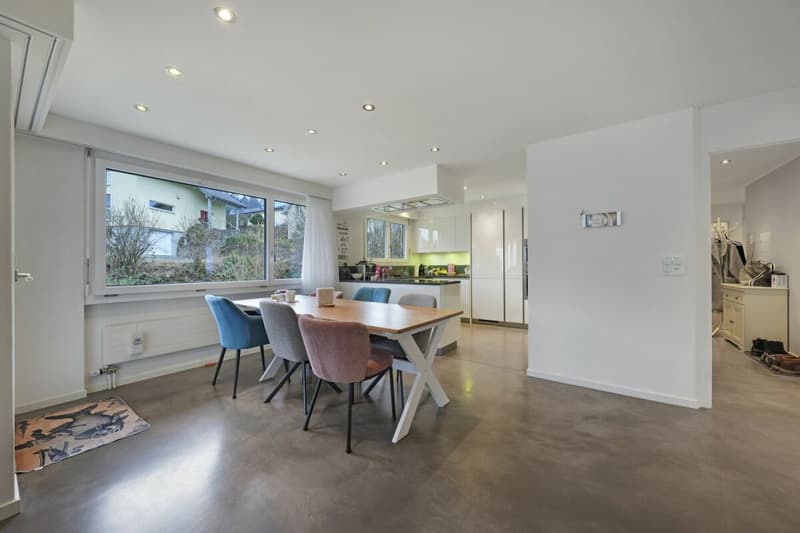 Exclusive living comfort: 5.5-room apartment with approximately 150 m² of living space (4)