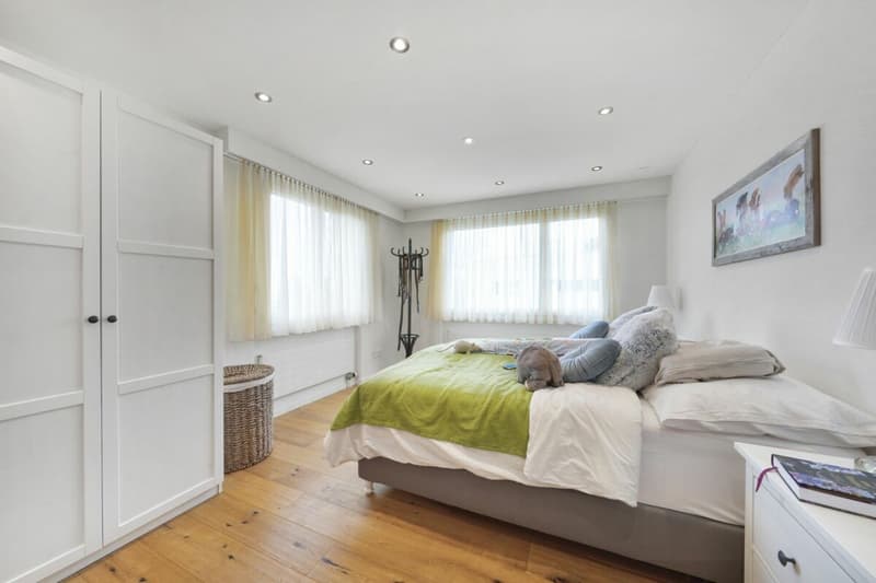 Exclusive living comfort: 5.5-room apartment with approximately 150 m² of living space (8)