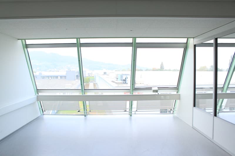 Bureau 155m2 avec 3 pièces - belle vue et avec climatisation (2)
