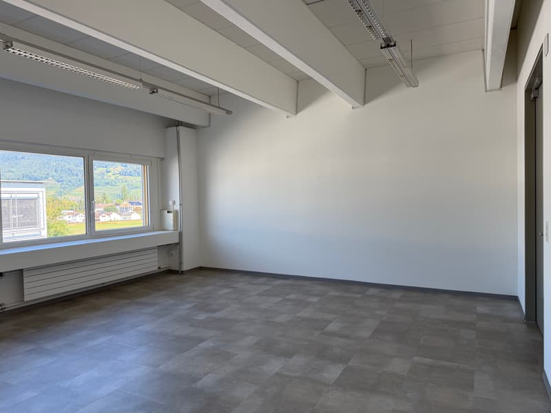 Bureau 36m2 DLZ 3 - Équipé de haute qualité (2)