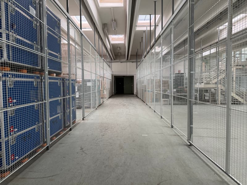 Warehouse space with 140m2 - Top infrastructure (3)