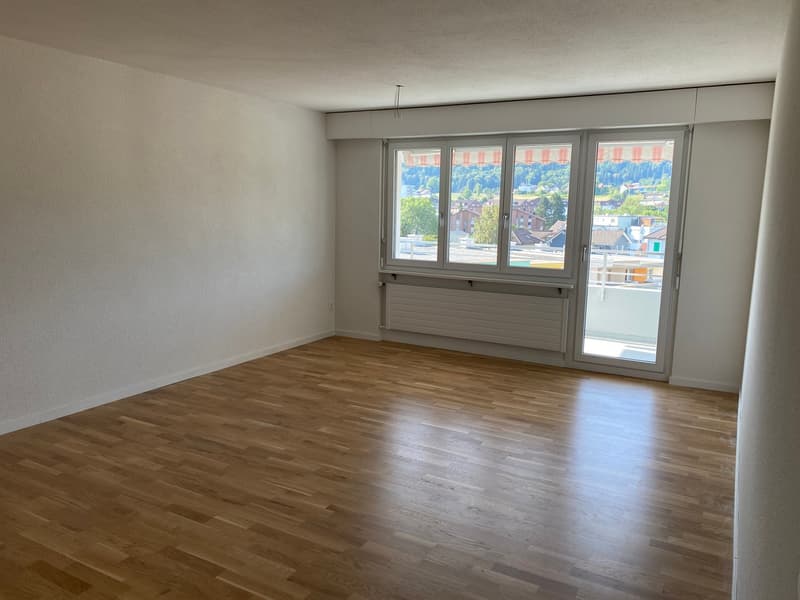 *Frisch renovierte 4-Zimmerwohnung mit sonnigem Balkon* (4)