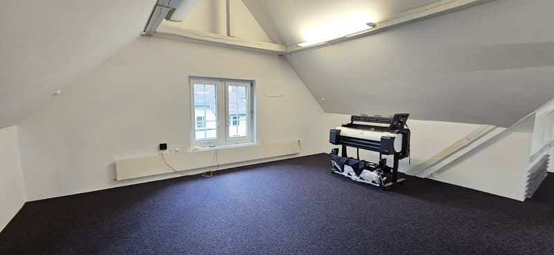 Espace commercial spacieux avec parking - situé au centre d'Aadorf (5)