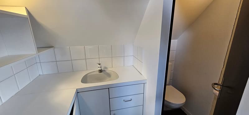 Espace commercial spacieux avec parking - situé au centre d'Aadorf (3)