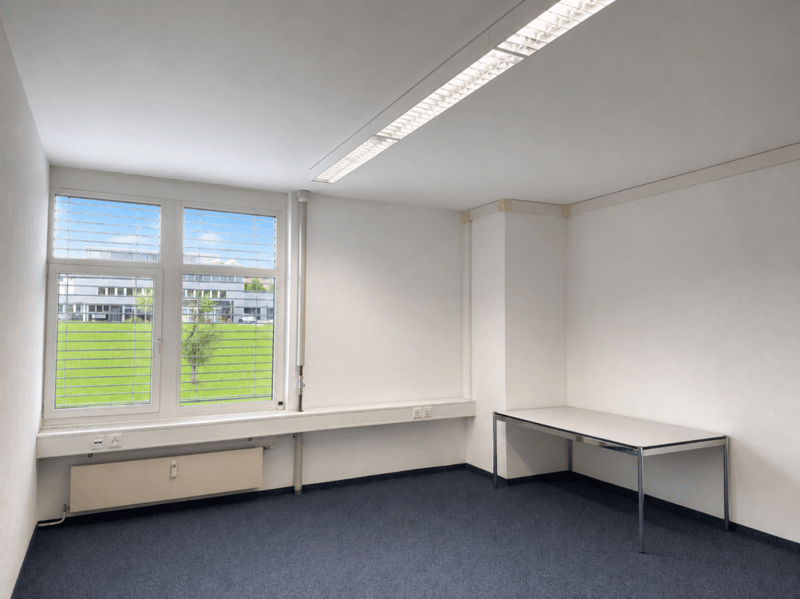 Single office 26m2 (4)