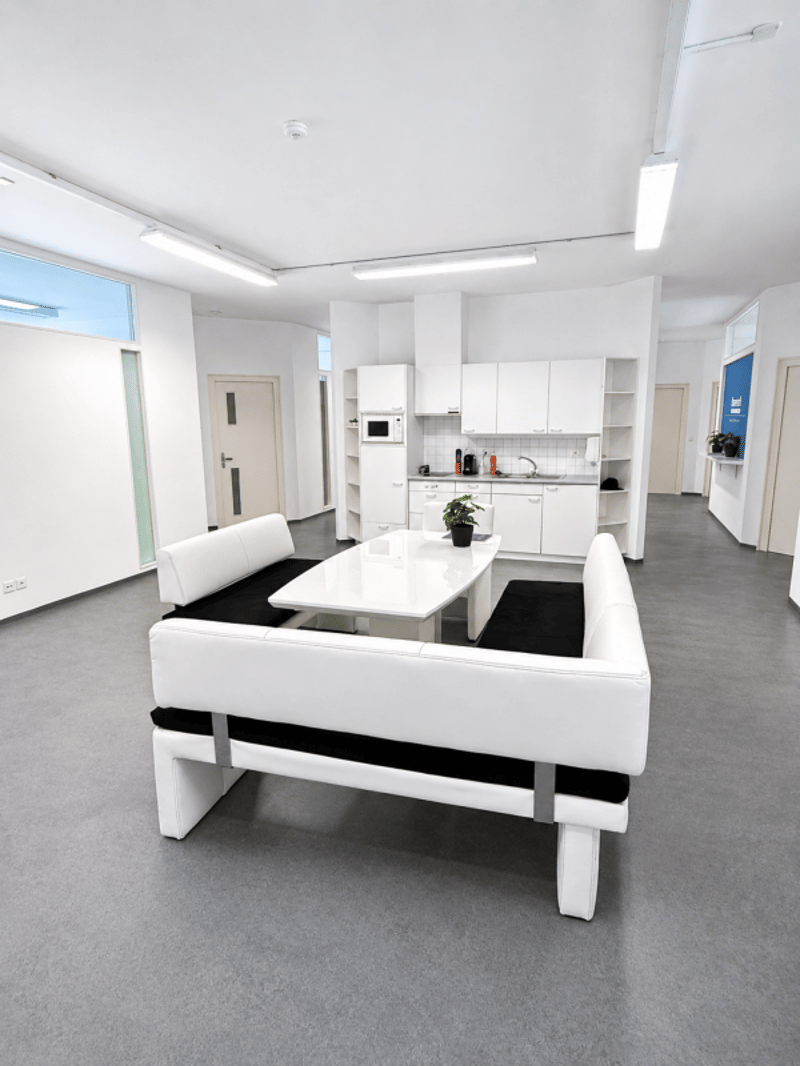 Single office 26m2 (3)