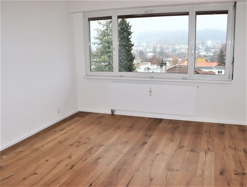 moderne 2.5 Zi.-Wohnung mit Balkon (5)