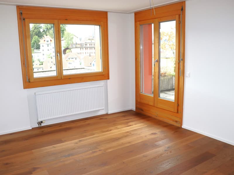 neu renovierte 3.5 Zi.-Wohnung mit Terrasse und Balkon (5)
