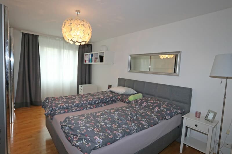 CENTRALLY LOCATED WITH INVITING GARDEN (5)