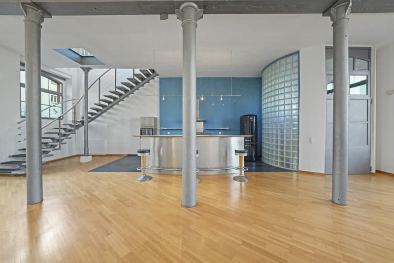 Unique, historic loft house with lake view and plenty of space to live and work (10)