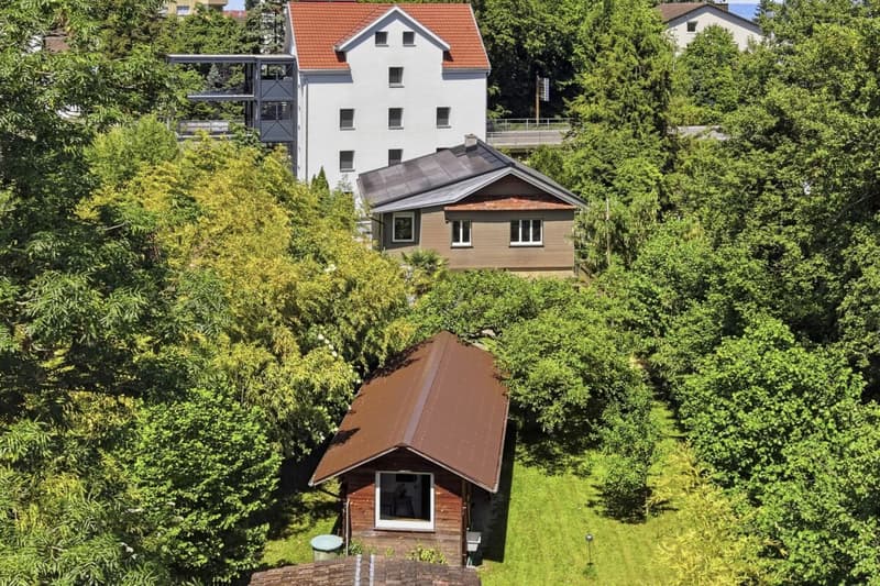 Casa familiare idillica, situata al centro, con paradiso di giardino e molto spazio circostante (44)
