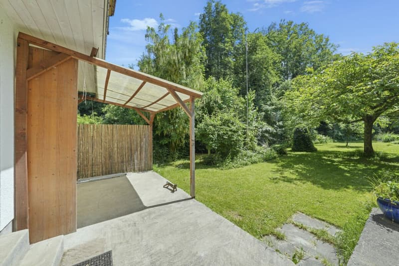 Casa familiare idillica, situata al centro, con paradiso di giardino e molto spazio circostante (9)