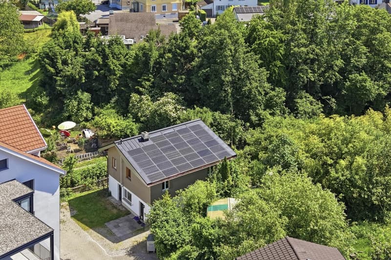 Casa familiare idillica, situata al centro, con paradiso di giardino e molto spazio circostante (43)
