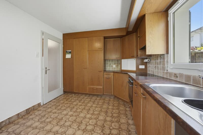 Charming semi-detached house with winter garden and garage in a dream location (16)