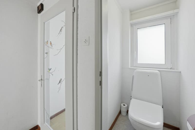 Charming semi-detached house with winter garden and garage in a dream location (25)