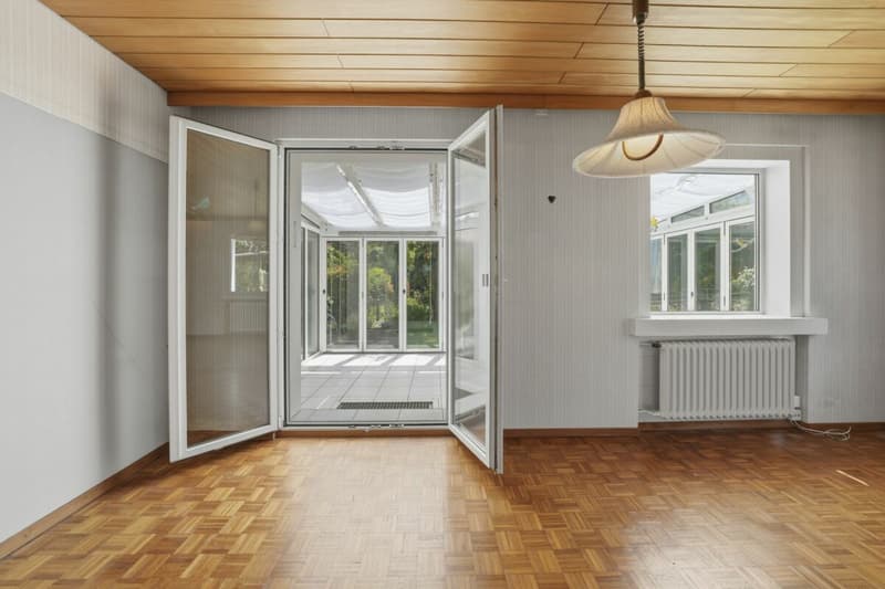 Charming semi-detached house with winter garden and garage in a dream location (10)